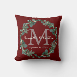Burgundy Eucalyptus Monogram Bröllop Keepsaky Kudde