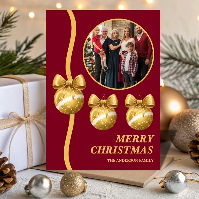 Burgundy & Gold Ornaments Family Christmas Photo Julkort (Skapare uppladdad)