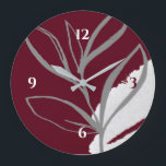 Burgundy & Grått minimalist Watercolor Löv Stor Klocka<br><div class="desc">Modern klocka har en minimalistisk design i en burgundi- och grått färg-palett. En enkel illustration av organiskt löv med en snyggt vattenfärg Memphis stil formger inslag i nedre högernas handhörn. En snyggt till ditt kök, vardagsrum eller kontorsvägg, en tänkvärd modern kontorsgåva eller en modern hemgåva till vilken tillfälle som helst....</div>