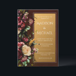 Burgundy & Guld Blommigt Modern Bröllop Inbjudningar<br><div class="desc">Vackra buketter av burgundy- och krämblommor som blandats med gröntar som gränsar till modernt typsnitt som gjorts i vitt på en djup elegant-burgundbakgrund användes för att skapa denna moderna bröllopsinbjudan. Faux guld inlay med bröllop handelsområde. Perfekt för vilken säsong som helst bröllop. Koordinerar burgundi på baksidan. Helt bedövande!</div>