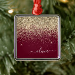 Burgundy Guld Glitter Girly Monogram Glam Julgransprydnad Metall<br><div class="desc">Guld och Burgundy Glitter Monogram Namn och den första julprydnaden. Det gör perfekten söt 16-årsjubileum,  bröllop,  möhippa,  årsdag,  babydusch eller bachelorette-fest för någon som glam lyxen och chic stilar i kärlek.</div>