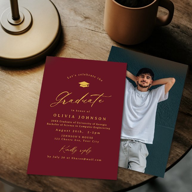 Burgundy Guld Modern Kalligrafi Foto Examen Inbjudningar (Burgundy Gold Modern Calligraphy Photo Graduation Invitation)