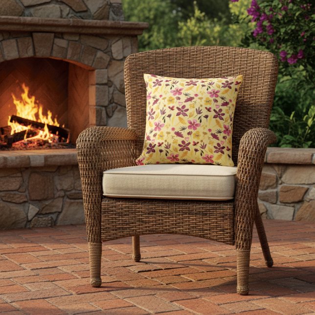 Burgundy Guld WildblomMotif Kudde (Skapare uppladdad)