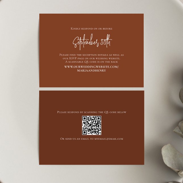 Burgundy Löv Elegant OSA QR-kod Kort (Burgundy solid colored rsvp card template.)