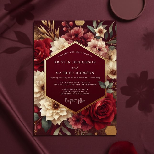Burgundy Lush Botanical Romance Wedding Inbjudningar (Skapare uppladdad)