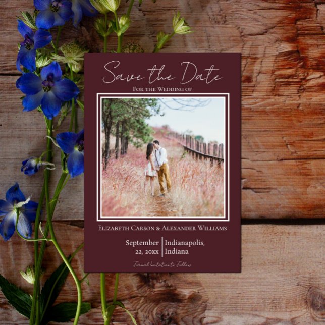Burgundy Minimalistisk Foto Spara Datum Datumet (Burgundy Minimalist Photo Save the Date)