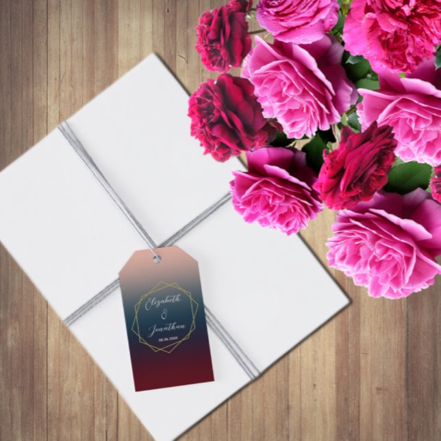 Burgundy Navy  Ombre Geometric Bröllop Presentetikett (Skapare uppladdad)