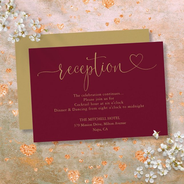 Burgundy Och Guld Hjärtformad Bröllopsmottagning Tilläggskort (Burgundy And Gold Heart Script Wedding Reception Enclosure Card)