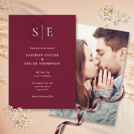 Burgundy Och Guld Monogram Foto Bröllop Inbjudningar