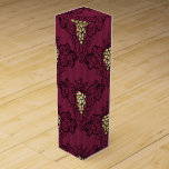 Burgundy och Guld Vintage Grapes Mönster Presentask För Vinflaska<br><div class="desc">Burgundött och guld paris temat vintage mönster vin box.</div>