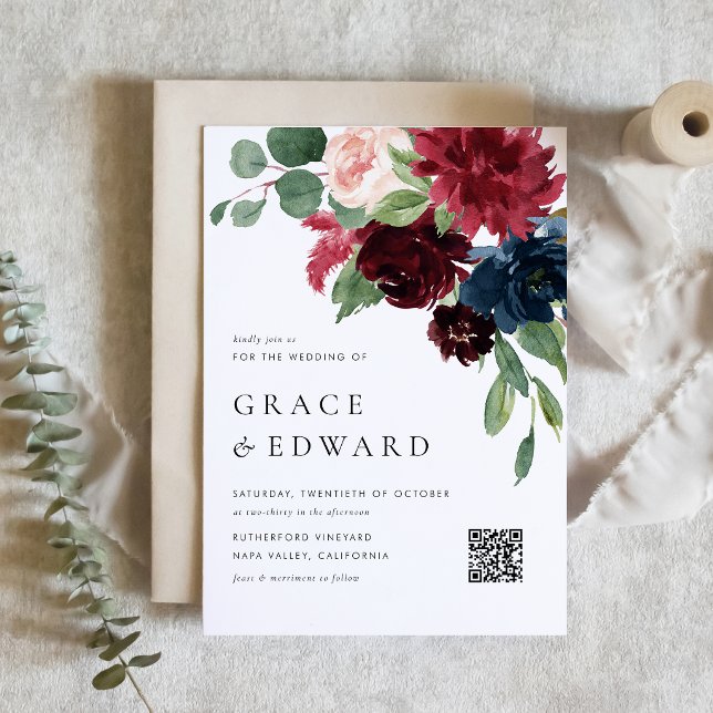 Burgundy och Navy Blue Botanisk QR-kod Bröllop Inbjudningar (A botanical QR code wedding invitation featuring watercolor burgundy and navy blue flowers. )
