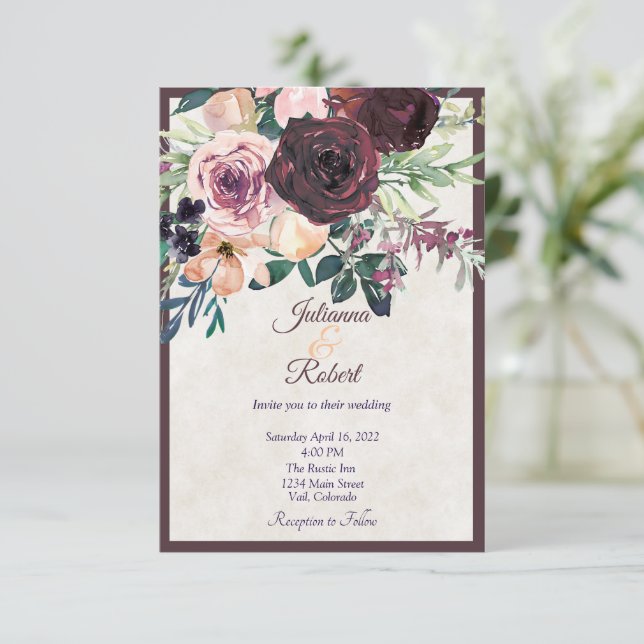 Burgundy och rosa blommigt budget bröllop invitati inbjudningar (Stående Fram)