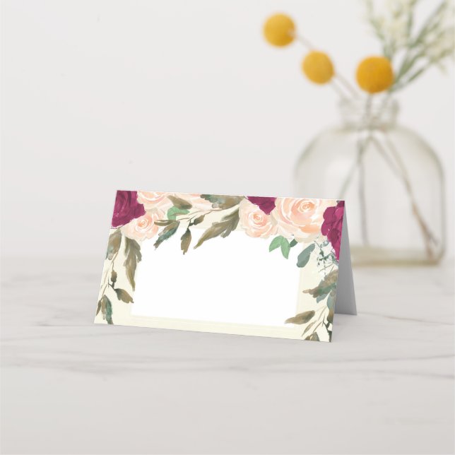 Burgundy peach blommigt elfenbensplatskort bröllop placeringskort (Framsida)