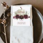 Burgundy Pumpkin Fall Wedding Menu eller Shower Me Meny<br><div class="desc">Visning din utsökta meny på dessa vackra kort - perfekt storlek till ställe på varje skylt! Den här designen har ett vackert skript-teckensnitt och en vacker Burgundy Pumpkin Fall-blommigt bouquet. Redigera enkelt matvarorna! Se samlingen för fler matchande objekt!</div>
