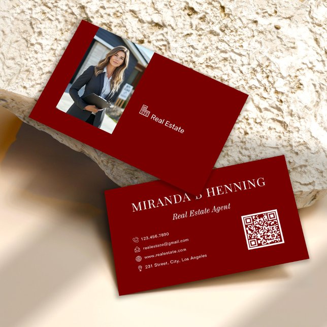 Burgundy Real Estate Agent Photo QR Code Visitkort (Skapare uppladdad)