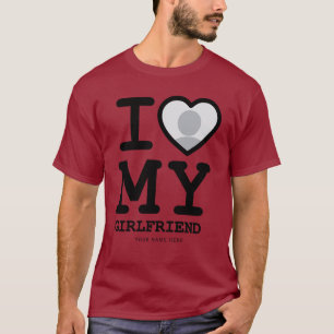 Burgundy Red Black i Kärlek Min flickväns fotote T Shirt