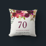 Burgundy Red Blommigt Boho 70th Birthday Gift Kudde<br><div class="desc">Burgundy Red Blommigt Boho 70:e födelsedagsgåva Se vår butik för matchande inbjudan och fler gåvor</div>