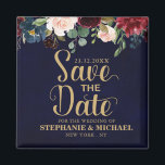 Burgundy Red Navy Blommigt Rustic Boho Sve datum Magnet<br><div class="desc">Watercolor Burgundy Red Navy Blommigt Rustic Boho Bröllop spara datum magnet med guld text. Perfekt för ett fallbröllop. Utformningen har en fantastisk bukett av burgundy/Marsala,  persiko,  marinblomma/ro med matchande löv. Hitta fler matchande utformningar och variationer i min "blissweddingpaperie"-butik. Och kontakta mig gärna om du vill ha anpassningsbar.</div>