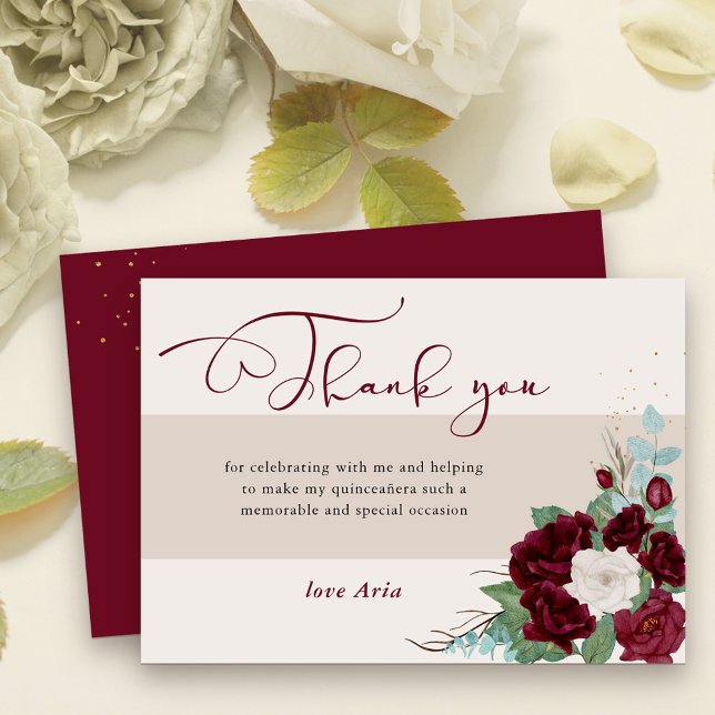 Burgundy Red och Ivory Ro Elegant Calligraphy Tack Kort (Elegant Thank You card with sweet calligraphy and burgundy red and ivory rose blooms)