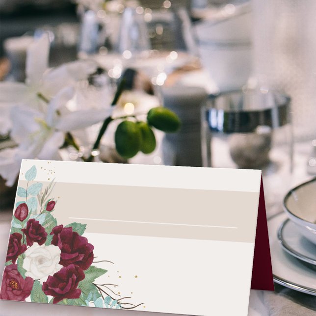 Burgundy Red och Ivory Ro med Namn Panel Placeringskort (Place Cards with burgundy and ivory roses)