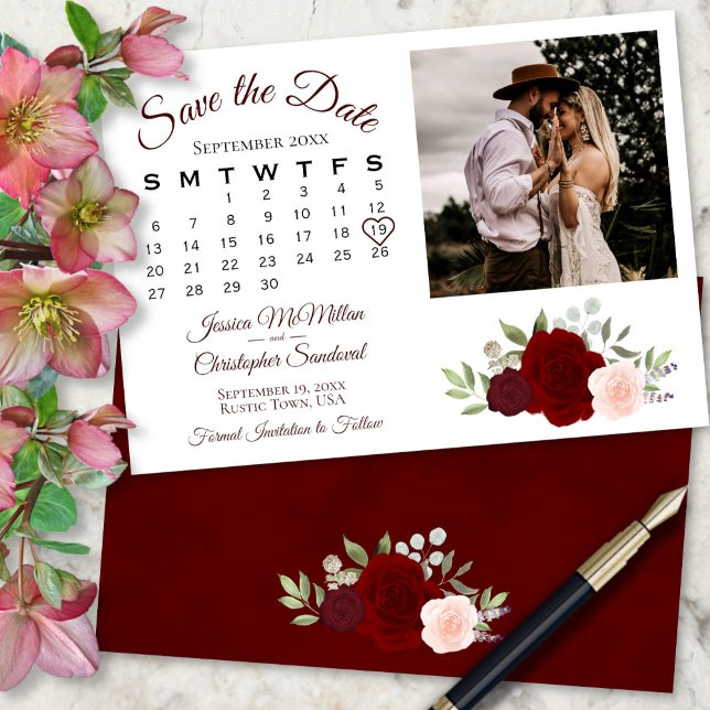 Burgundy Red & Rosa ros Bröllop Calendar & Photo Spara Datumet (In Situ Front/Back)