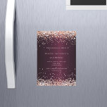 Burgundy ro guld lyxår magnetisk inbjudningskort<br><div class="desc">För elegant 21:a födelsedag (eller någon annan ålder). En burgundisk bakgrund färg. Dekorerad med ro guld konetti. Anpassa och lägg till information om namn,  ålder och party.</div>