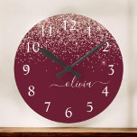 Burgundy Ro Guld  Rosa Glitter Monogram Stor Klocka<br><div class="desc">Burgundy och Ro Guld  Rosa Gnistra Glitter Brushed Monogram Namn Clock. Det gör perfekten söt 16-årsjubileum,  bröllop,  möhippa,  årsdag,  babydusch eller bachelorette-fest för någon som glam lyxen och chic stilar i kärlek.</div>