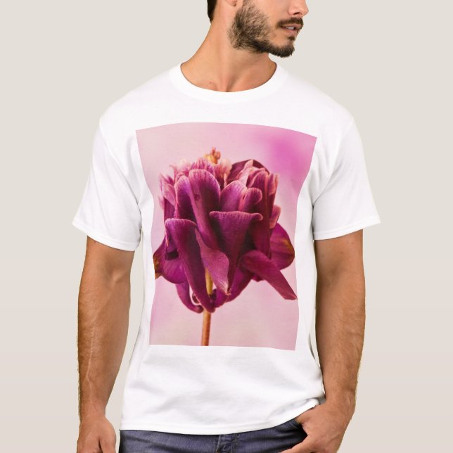 Burgundy Rosa Columbine T Shirt (Framsida)