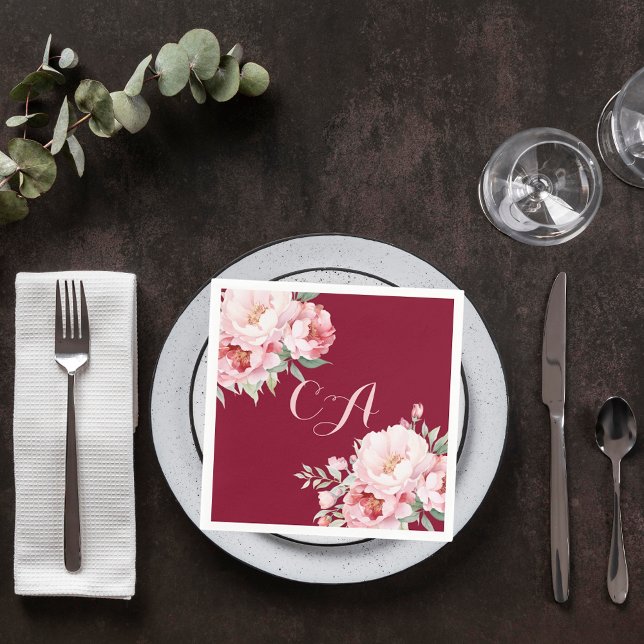 Burgundy rosa ros blommigts monogramfödelseår pappersservett (Skapare uppladdad)