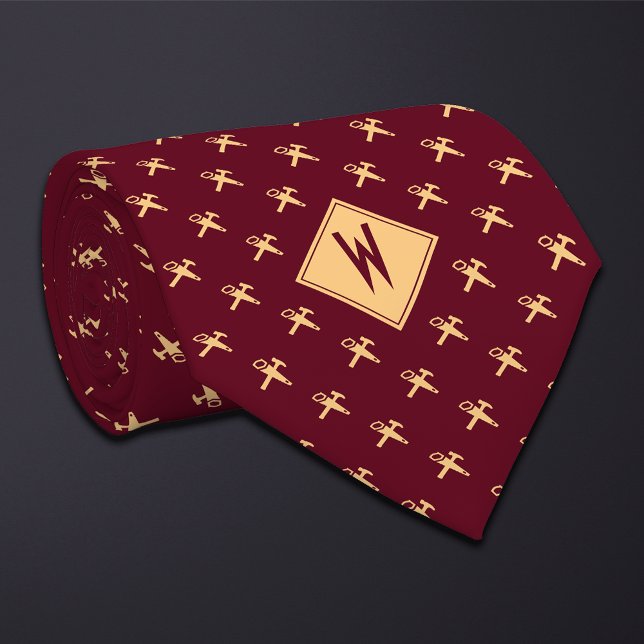 Burgundy snickarverktyg  slips (Skapare uppladdad)