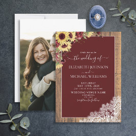 Burgundy Solros Wood Script Photo Bröllop Inbjudningar