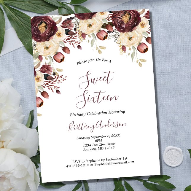 Burgundy vit Blommigt Botaniskt Sweet sixteen 16 Inbjudningar (Burgundy Maroon White Floral Botanical Formal Sweet Sixteen Birthday Party Invitation)