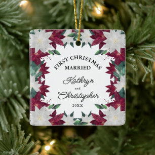 Burgundy White Poinsettias Första julen Gift Julgransprydnad Keramik