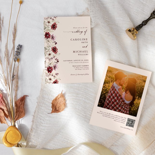 Burgundy Wildblomfoto QR-kod Bröllop Inbjudningar (Skapare uppladdad)