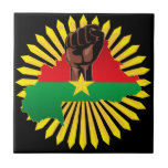 Burkina Faso Karta, Flagga och Revolution Fist Kakelplatta<br><div class="desc">Burkina Faso karta med sin Flagga och en symbolisk Revolution Fist som representerar makt,  Stiga upp,  motstånd,  frihetskamp,  på Abstrakt Bright Sol Rays. Original Vector Illustration Copyright BluedarkArt ChameleonArt.</div>