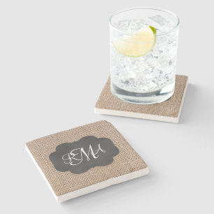 Burlap Chalkboard-utseendet trippelmonogrammat skr Stenunderlägg