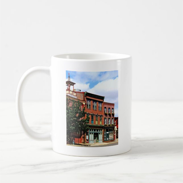 Burlington NJ - gata i historiskt distrikt Kaffemugg (Vänster)