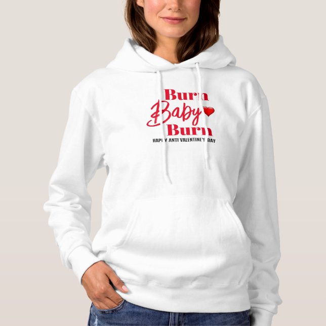 Burn Baby Burn Funny Anti Valentiness Womens T Shirt (Framsida)