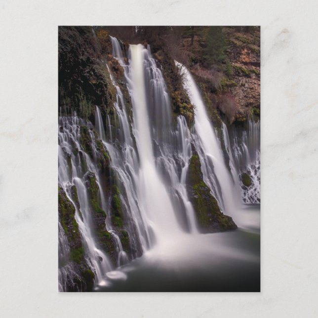 Burney Falls i Färg Vykort (Framsida)