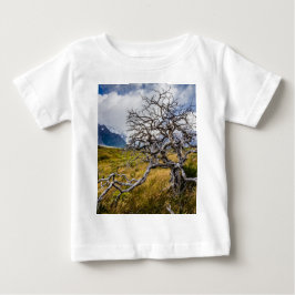 Burnt träd, Torres del Paine, Chile T Shirt