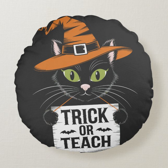 Bus eller Behandla Halloween Katt - Rolig Lärare Rund Kudde (Framsidan)
