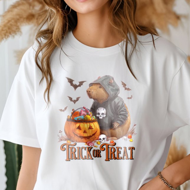 Bus eller godis Capybara Halloween Funny T Shirt (Skapare uppladdad)