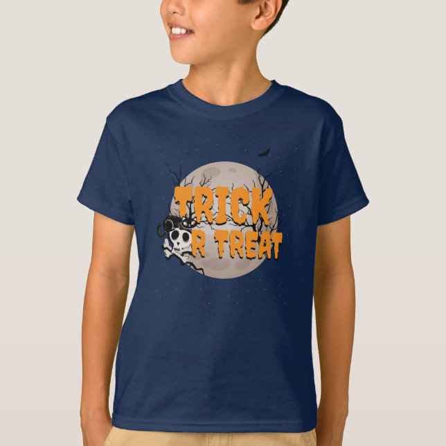 Bus eller godis Halloween Black Cat på Skull T Shirt (Framsida)