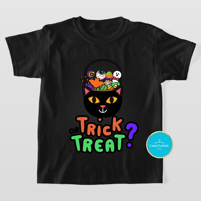 Bus eller godis | Halloween T-Shirt (Skapare uppladdad)