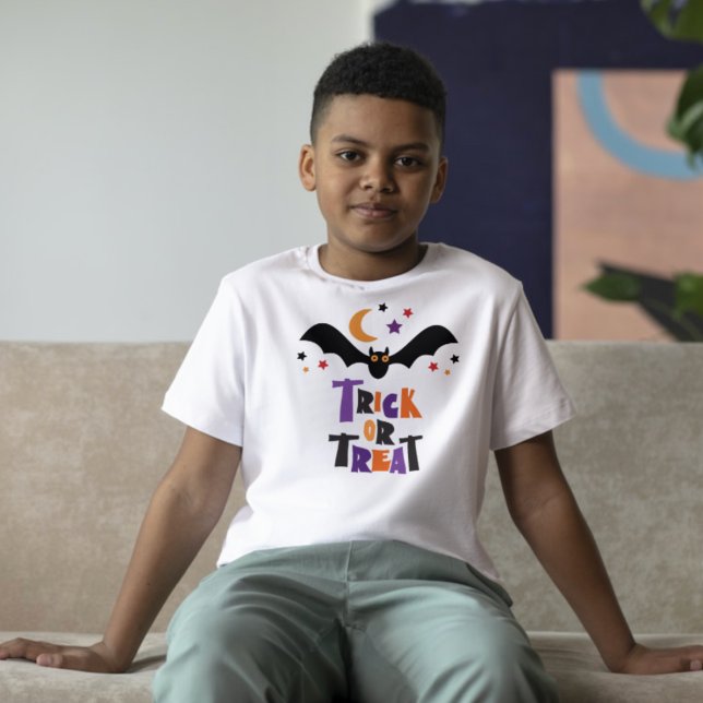 Bus eller godis | Kids Halloween T Shirt (Skapare uppladdad)