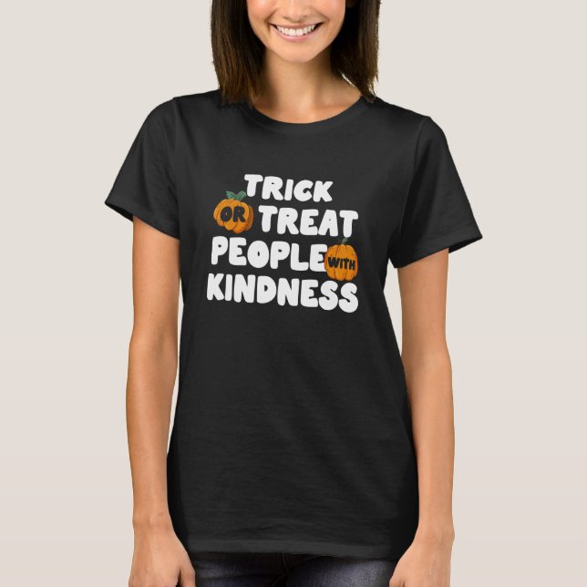 Bus eller godis med kinness Halloween T Shirt (Framsida)