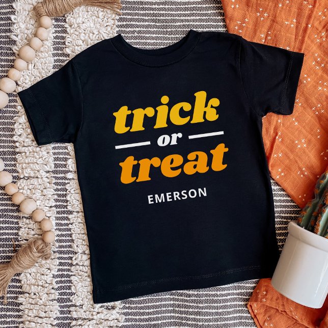 Bus eller godis Monogrammed Halloween T Shirt (Skapare uppladdad)
