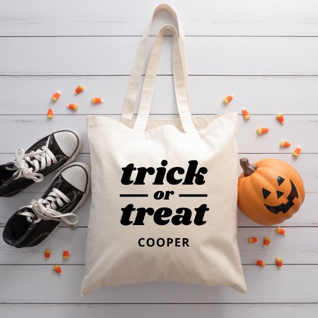 Bus eller godis Monogrammed Halloween Tygkasse (Skapare uppladdad)