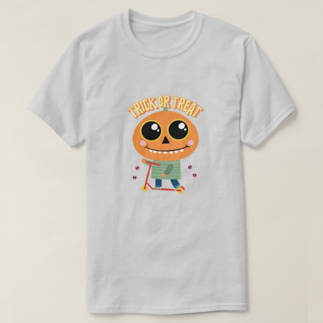 Bus eller godis Pumpkin head unge på scooter T Shirt (Design framsida)