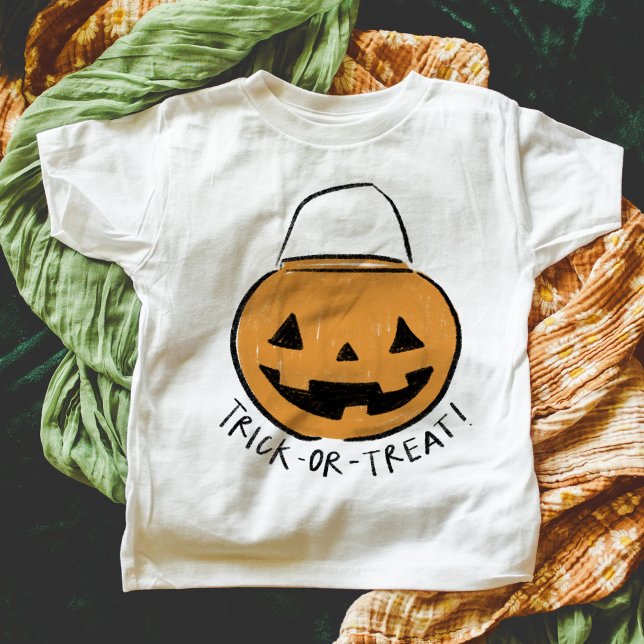 Bus eller godis Retro Pumpkin Bucket Halloween T Shirt (Retro pumpkin bucket Trick or Treat Halloween kids t-shirt. Available in large range of sizes/styles)